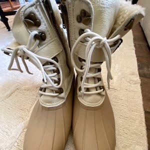 Woman’s Sperry Boots